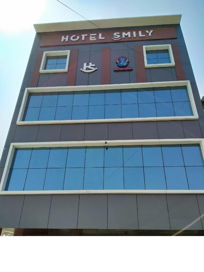 Hotel Smily Ludhiana Extérieur photo